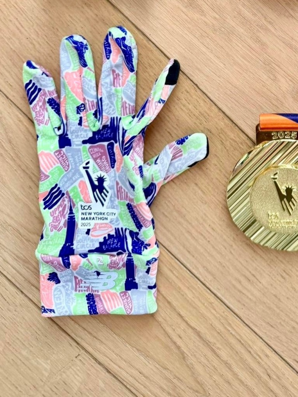 Lightweight NYC Marathon 2025 Gloves by New Balance NWT Size S